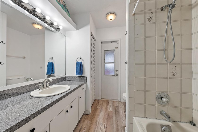 Explore the potential of this well-appointed home at 622 - photo 12