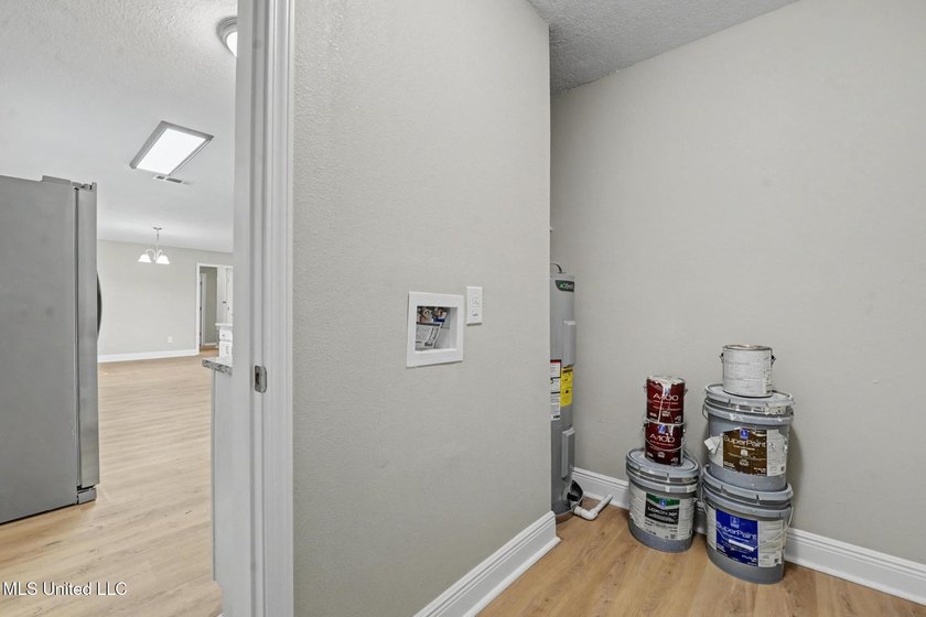 Freshly renovated and move-in ready 3-bedroom, 2-bath home - photo 18