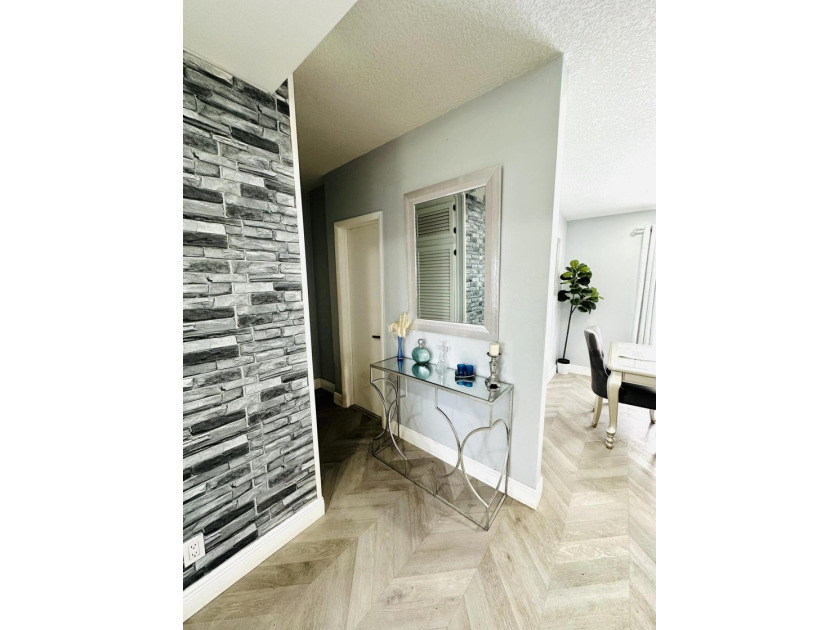 Completely remodeled open concept home in move in condition - photo 22