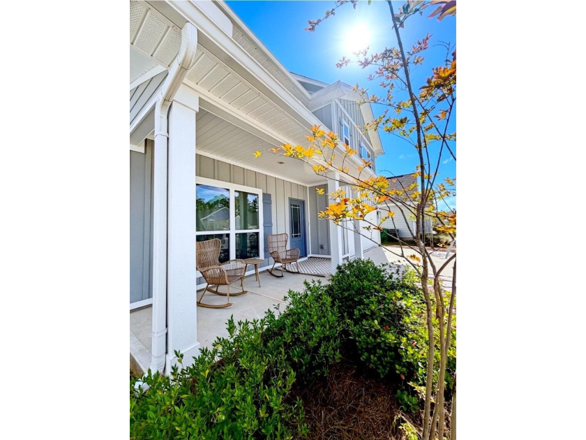 Welcome to your dream home, perfectly situated on an interior - photo 3