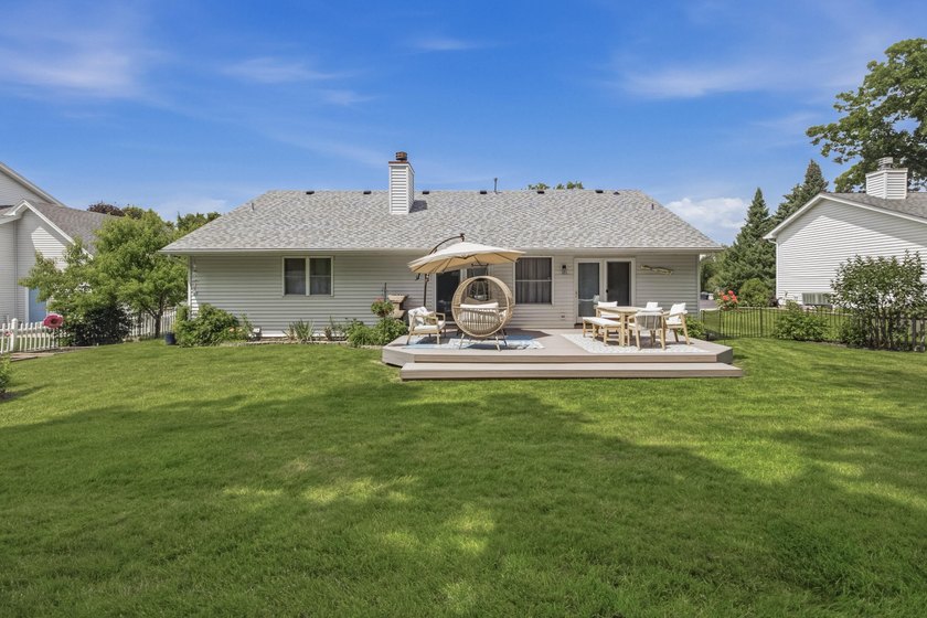 Perfectly positioned a mile from downtown Lake Geneva, this home - photo 24