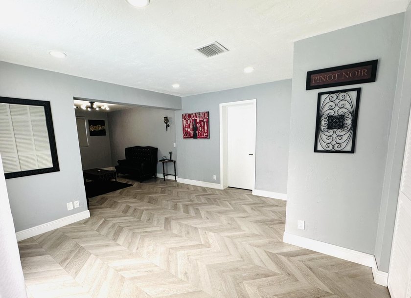 Completely remodeled open concept home in move in condition - photo 25