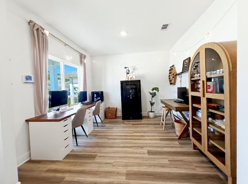 Welcome to your dream home, perfectly situated on an interior - photo 6