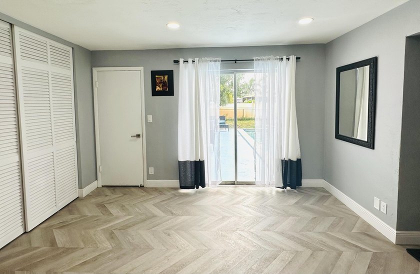 Completely remodeled open concept home in move in condition - photo 27