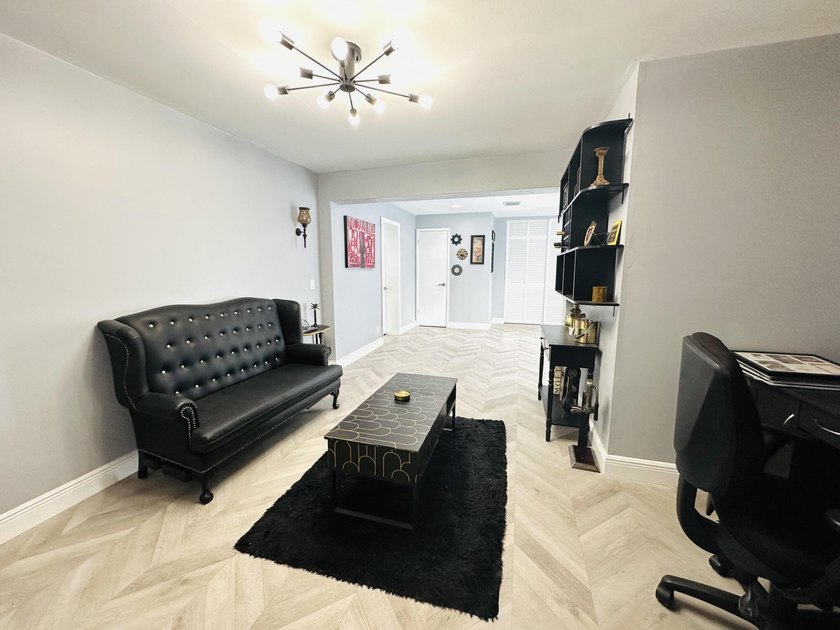 Completely remodeled open concept home in move in condition - photo 30