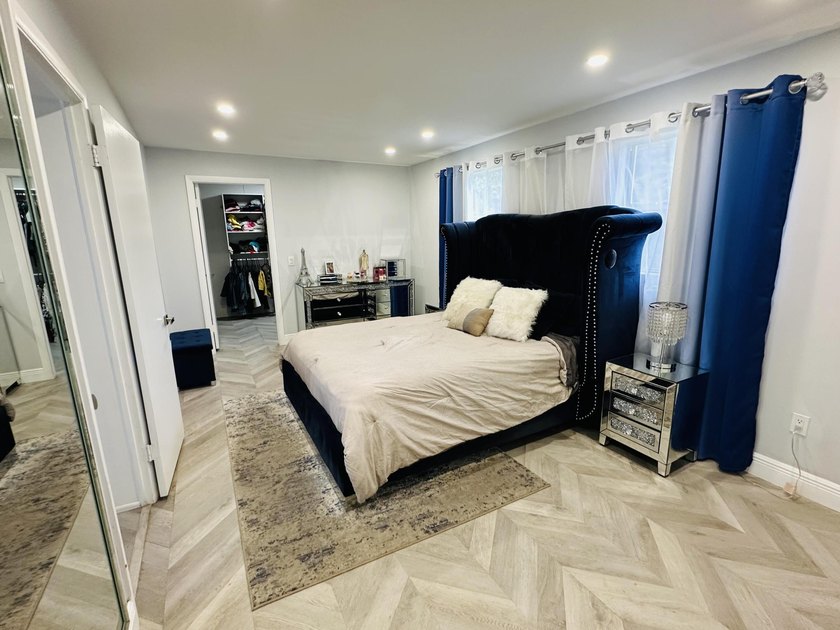 Completely remodeled open concept home in move in condition - photo 32