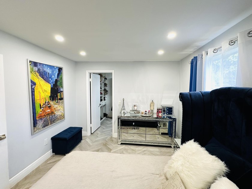 Completely remodeled open concept home in move in condition - photo 34