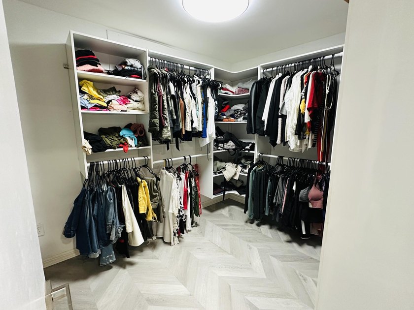 Completely remodeled open concept home in move in condition - photo 38