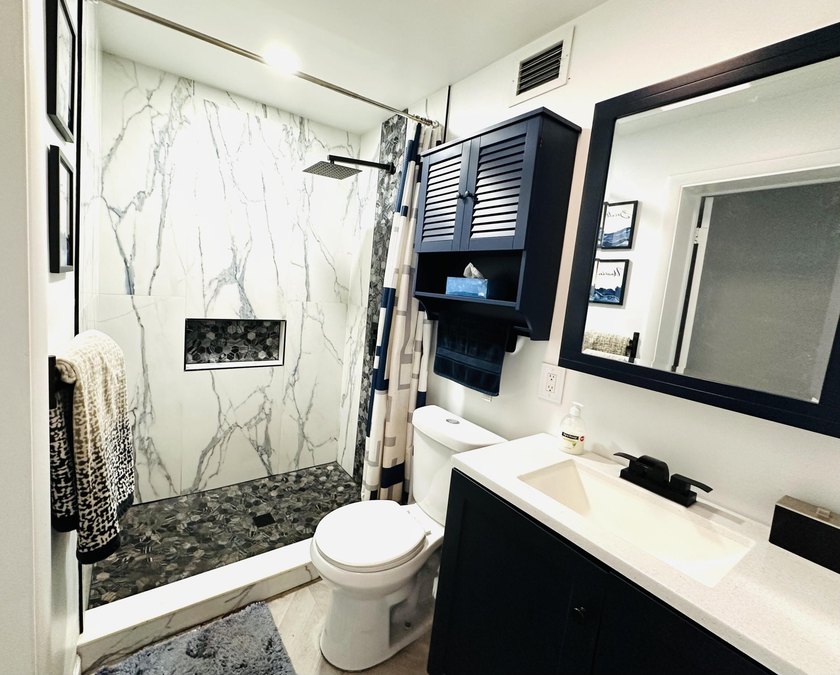 Completely remodeled open concept home in move in condition - photo 48