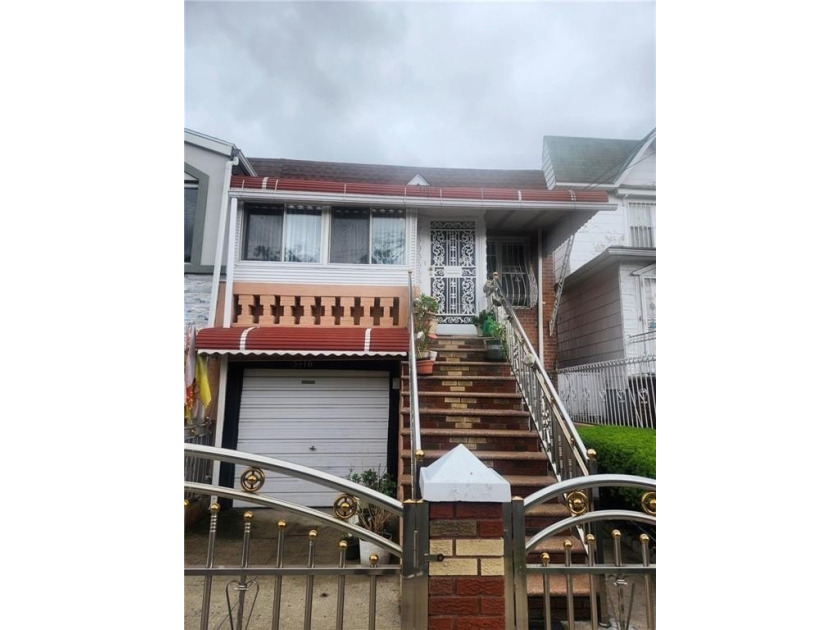 Brick Two Family in the heart of East Flatbush, 3 bedrooms, 2 - photo 2