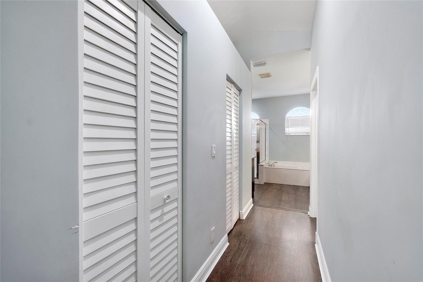 Absolutely stunning 5-bedroom, 3.5-bath home located in The - photo 28