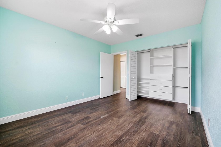 Absolutely stunning 5-bedroom, 3.5-bath home located in The - photo 42