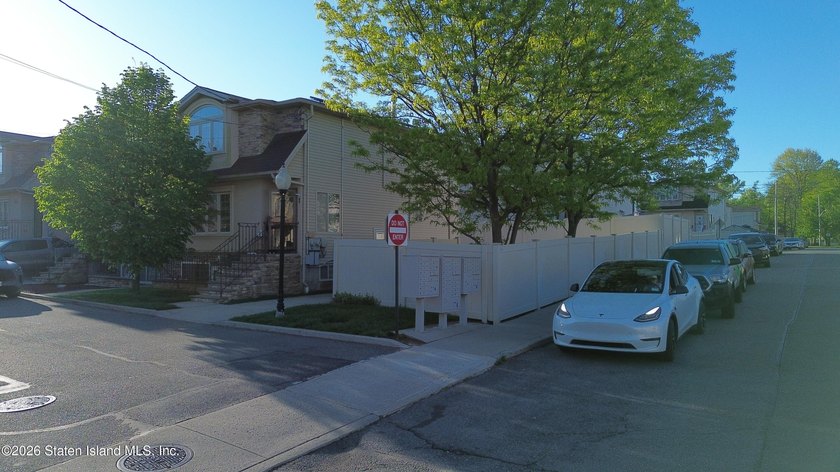 RE-SALE HOMES HAD NO TRANSFER TAX AS NEW CONSTRUCTION MAKES THE - photo 4