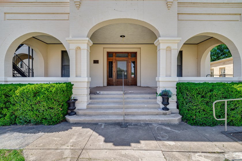 Historic Downtown Investment Opportunity showcasing timeless - photo 6