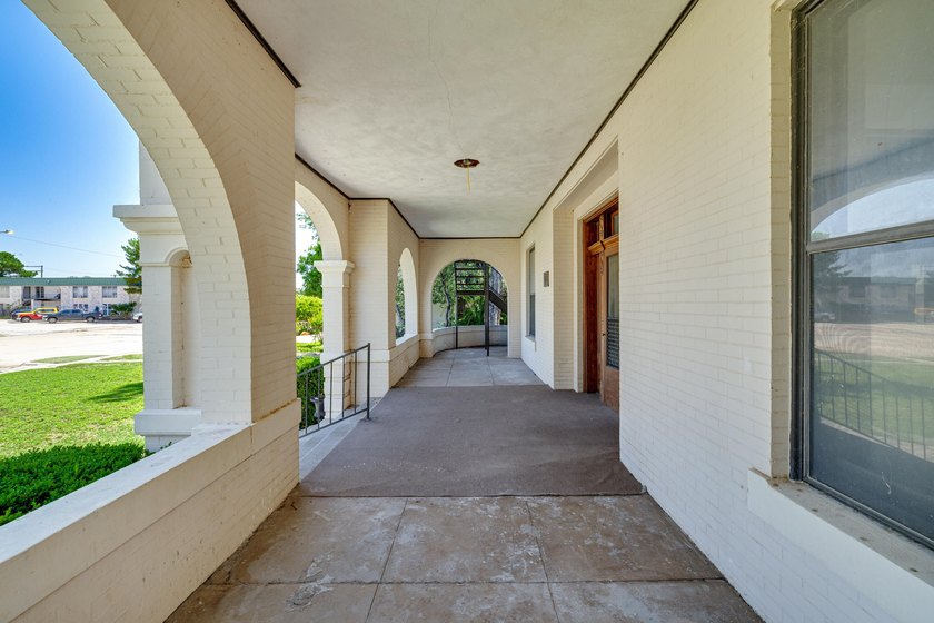 Historic Downtown Investment Opportunity showcasing timeless - photo 7