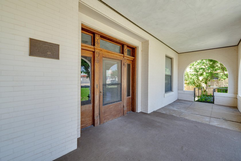 Historic Downtown Investment Opportunity showcasing timeless - photo 9