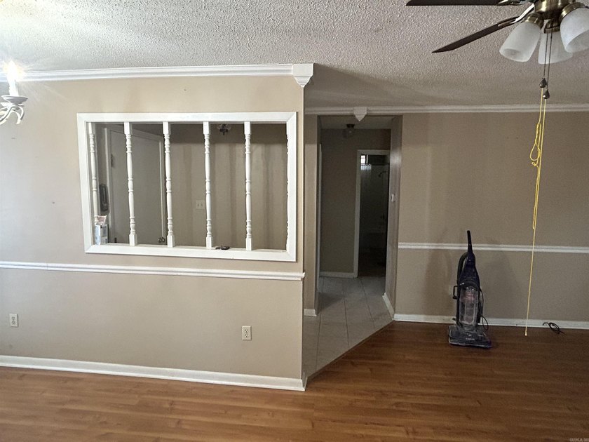 Great little 2 bedroom with over 1100 SF of space and a large - photo 7