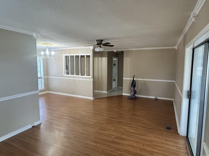 Great little 2 bedroom with over 1100 SF of space and a large - photo 9
