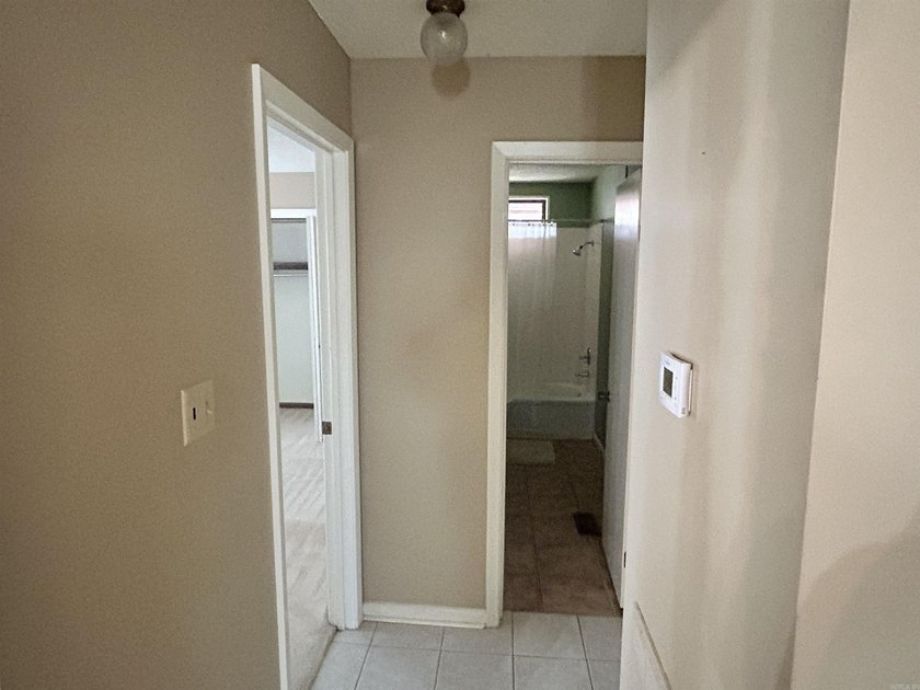 Great little 2 bedroom with over 1100 SF of space and a large - photo 10