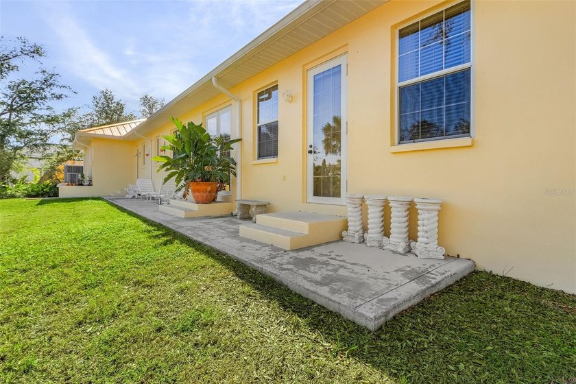 Stunning home with 3 Bedrooms, 3 Bathrooms, office/den and 3 Car - photo 33