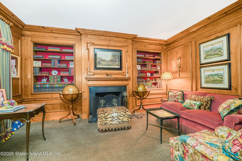 Nestled in prestigious Grymes Hill, this timeless residence is - photo 6