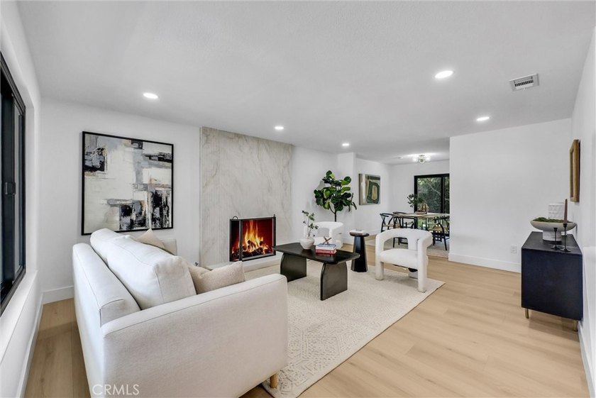 Beautifully remodeled 5-bedroom home with a sought-after - photo 21