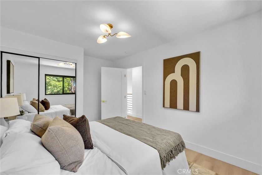 Beautifully remodeled 5-bedroom home with a sought-after - photo 29