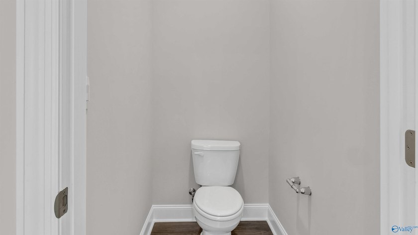 **HOME IS UNDER 48 HR FROR**This stunning residence features 4 - photo 38