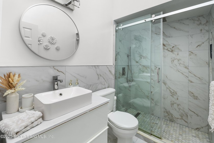 Move-In Ready , Welcome to 38 Deborah Loop - a newly renovated - photo 10