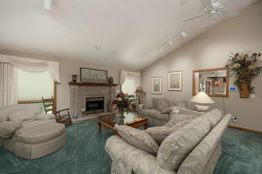 Lake Taneycomo home for sale. Welcome to 130 Misty Mountain in - photo 33