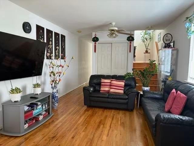 Charming 3-bedroom home featuring 1 full bath and 2 half baths - photo 3