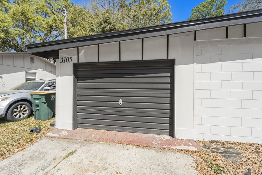 Fully renovated concrete block home in the desirable Mandarin - photo 2