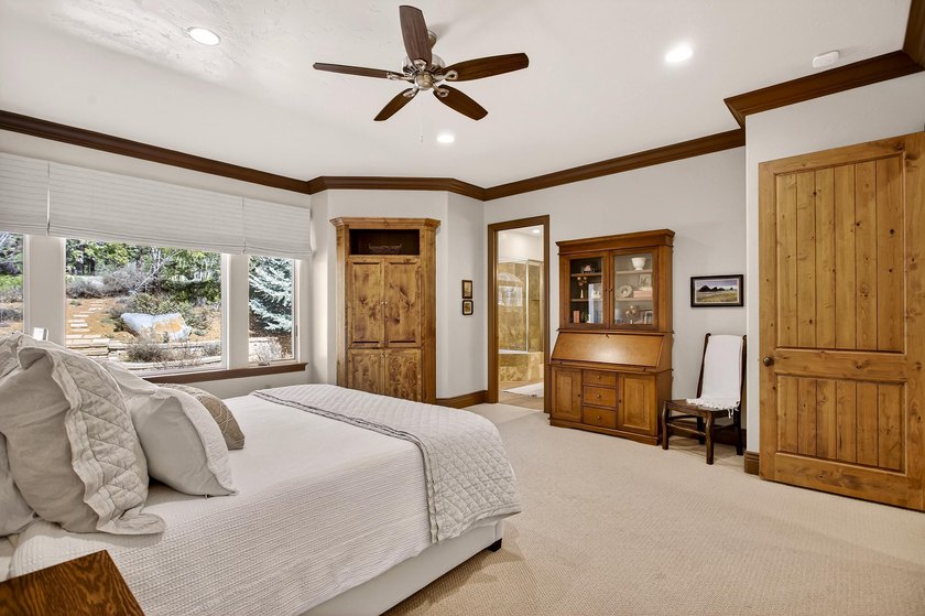 Welcome to this beautifully maintained 3-bedroom, 3-bathroom - photo 24