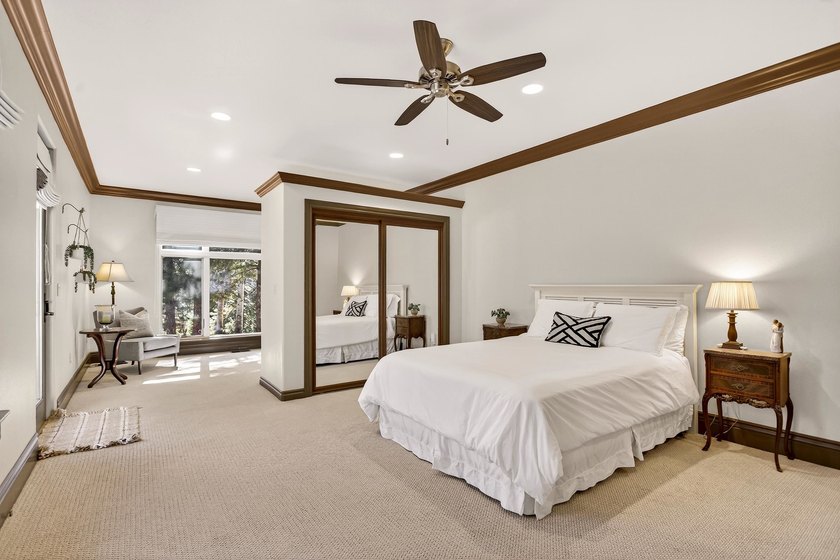 Welcome to this beautifully maintained 3-bedroom, 3-bathroom - photo 30