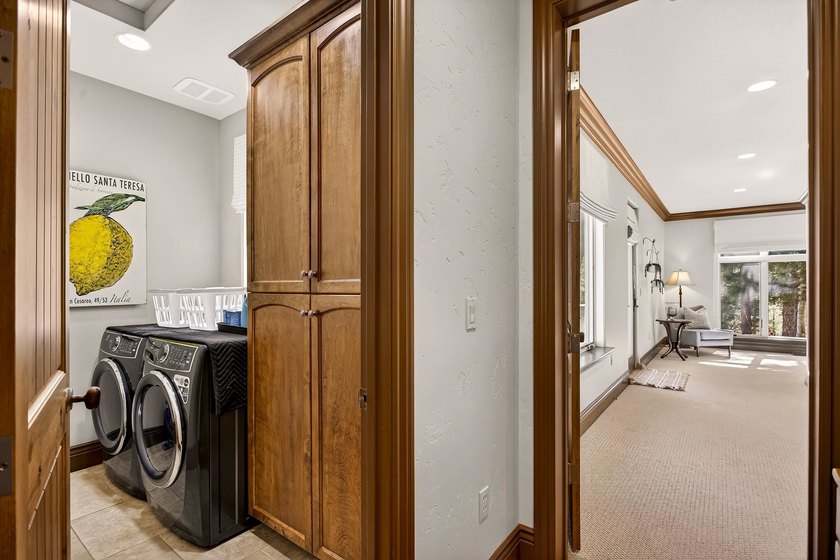 Welcome to this beautifully maintained 3-bedroom, 3-bathroom - photo 35