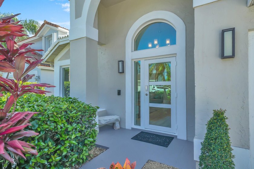 Welcome to this stunning 4-bedroom, 2-bathroom residence - photo 14