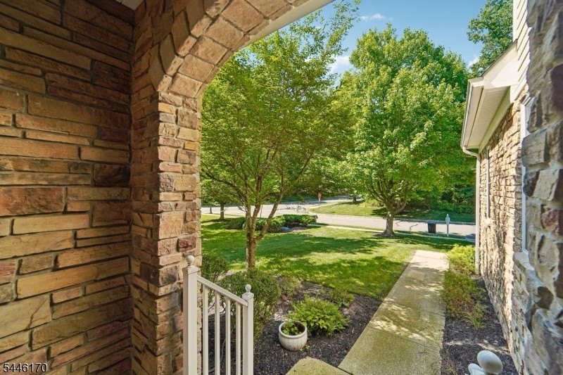 Rare Delano end-unit in sought-after Bel Air at West Orange - photo 15
