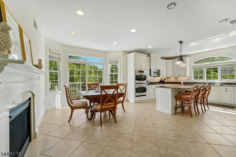 Rare Delano end-unit in sought-after Bel Air at West Orange - photo 18