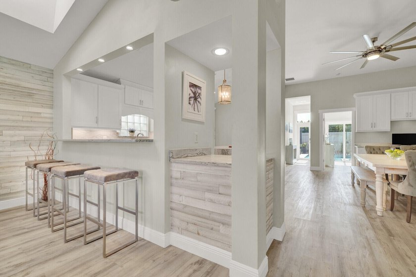 Welcome to this stunning 4-bedroom, 2-bathroom residence - photo 34