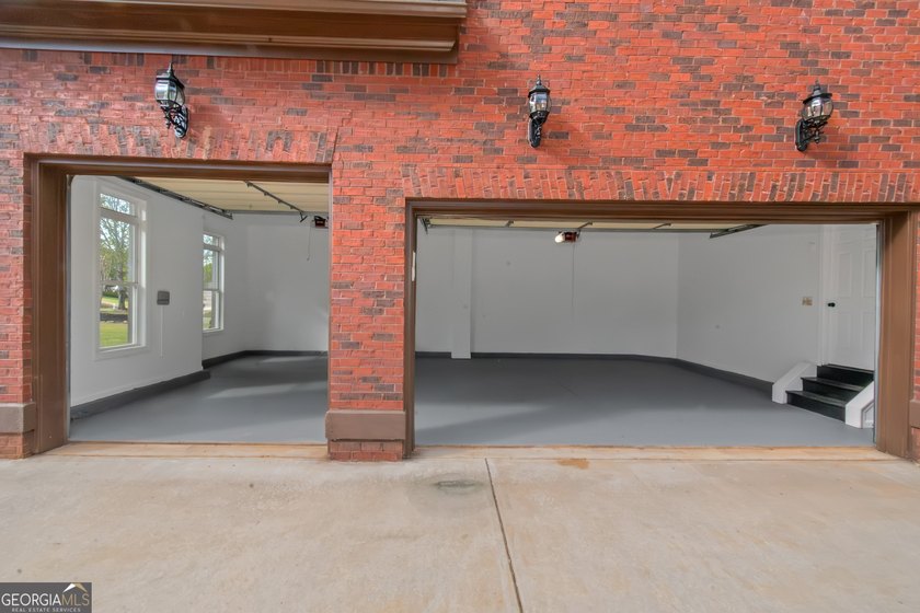 Spectacular Golf Course Living - Fully Remodeled Luxury! Welcome - photo 9