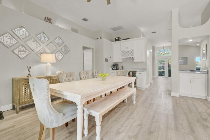 Welcome to this stunning 4-bedroom, 2-bathroom residence - photo 40