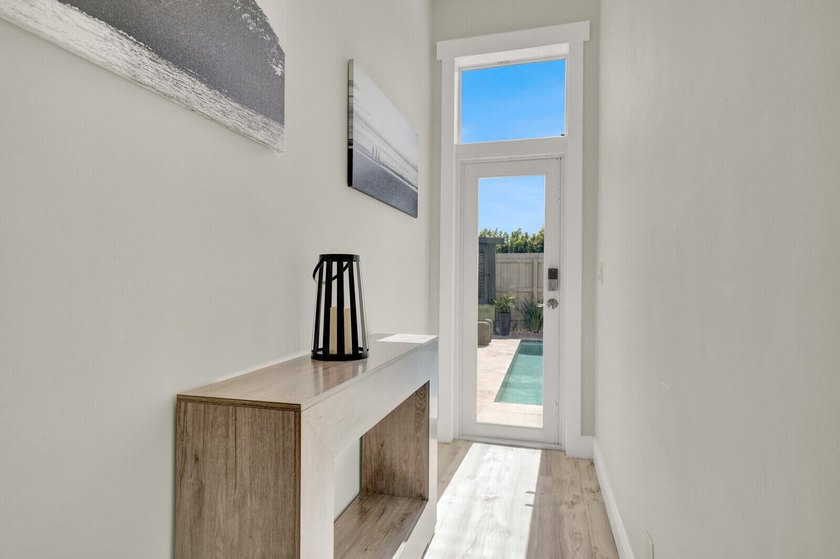 Welcome to this stunning 4-bedroom, 2-bathroom residence - photo 44