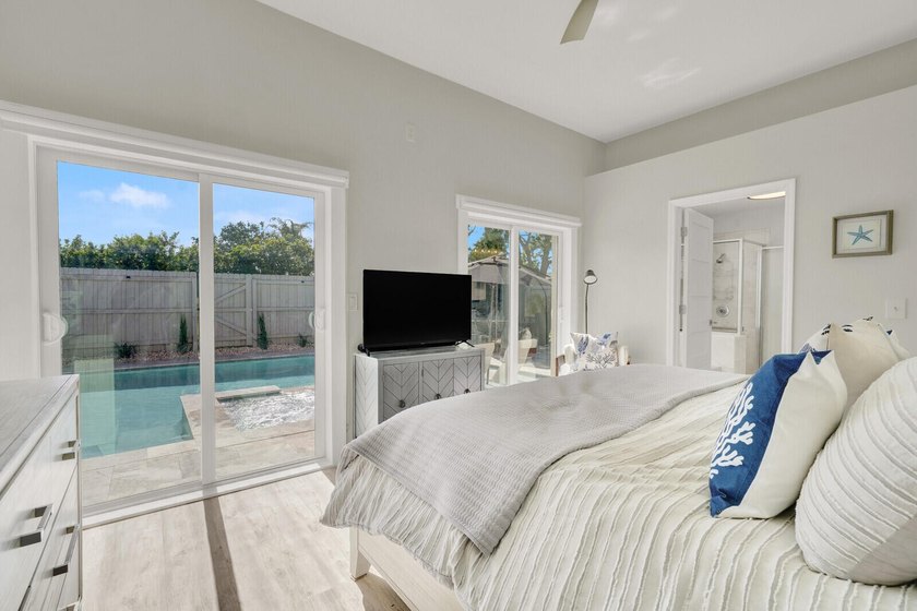 Welcome to this stunning 4-bedroom, 2-bathroom residence - photo 45