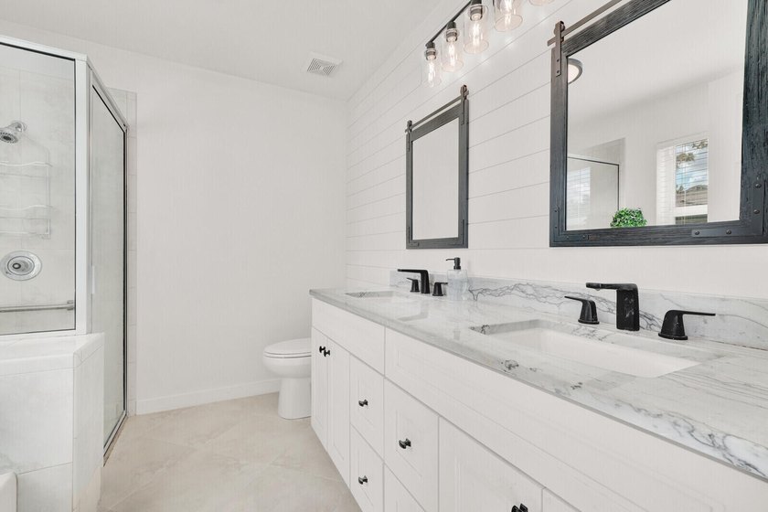Welcome to this stunning 4-bedroom, 2-bathroom residence - photo 48