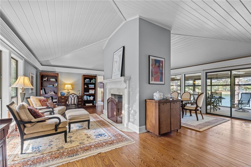 Few homes on Lake Keowee offer the feeling of being this - photo 4