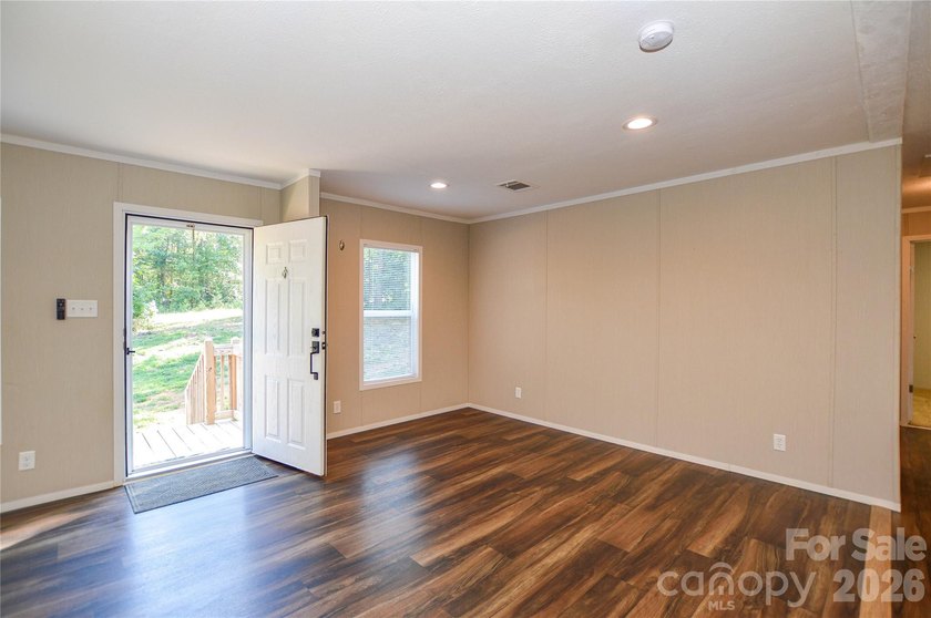 Welcome to your private retreat! Built in 2021, this 3-bedroom - photo 4