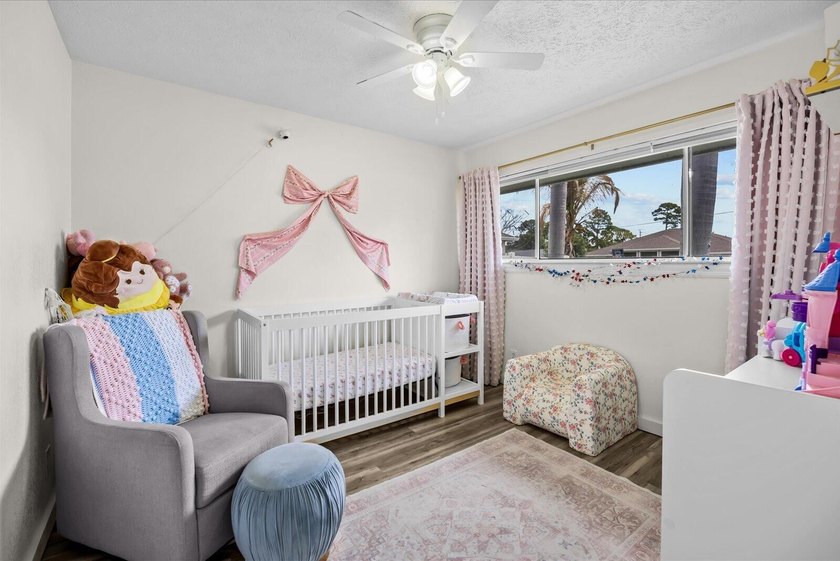 NO HOA! Move right into this beautifully updated 3-bedroom - photo 21