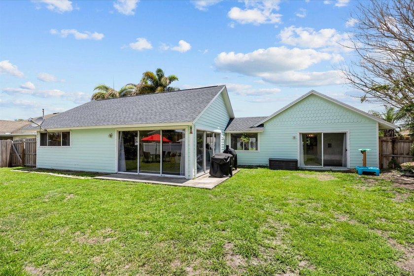 NO HOA! Move right into this beautifully updated 3-bedroom - photo 26