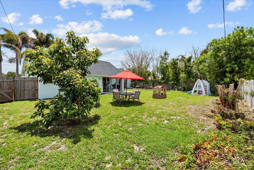 NO HOA! Move right into this beautifully updated 3-bedroom - photo 29