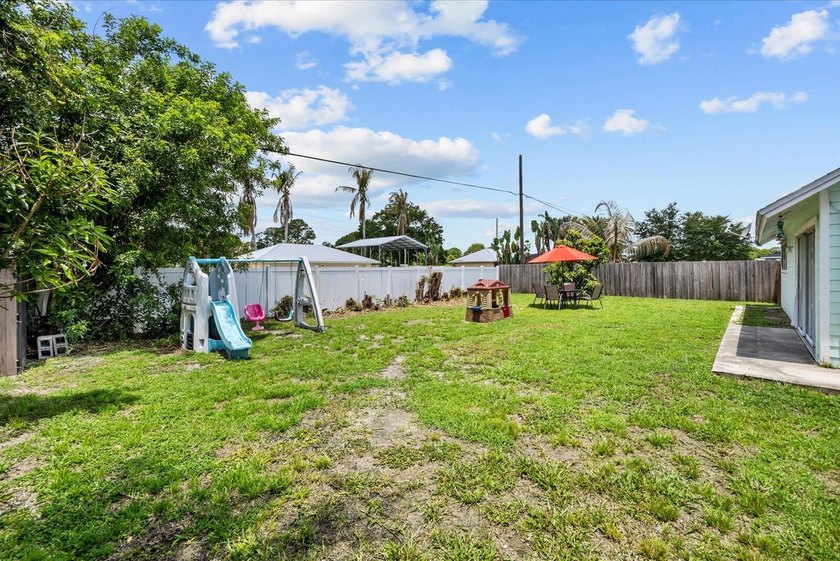 NO HOA! Move right into this beautifully updated 3-bedroom - photo 30